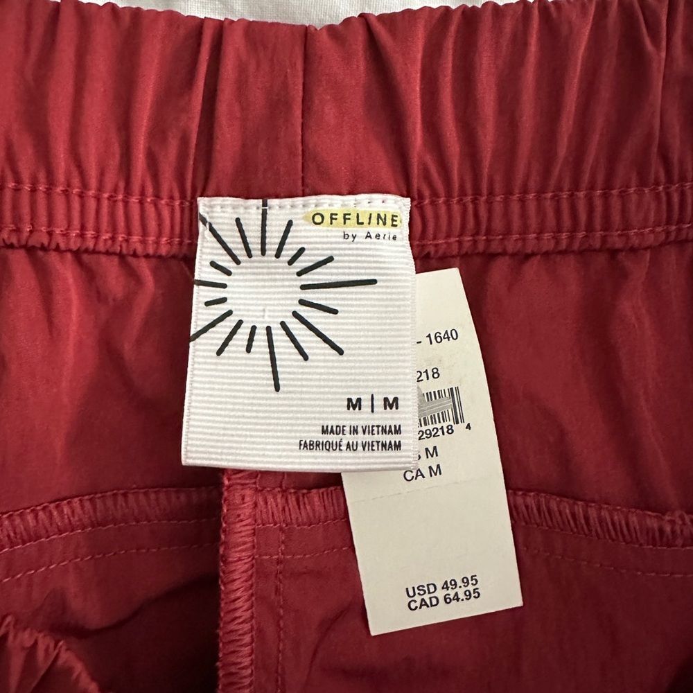 NWT OFFLINE By Aerie Day Off 5" Short Red Women’s Medium - Picture 4 of 14